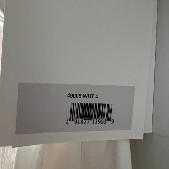 Mac Duggal 49006 One Shoulder Cutout Charmeuse White Gown Size 4 - Picture 6 of 8